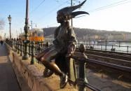 Kiskirálylány szobor Budapest