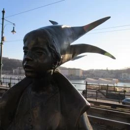 Kiskirálylány szobor Budapest - Egyéb