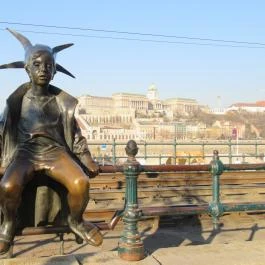 Kiskirálylány szobor Budapest - Egyéb