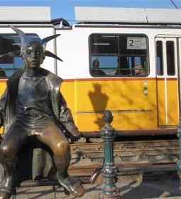 Kiskirálylány szobor