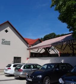 Kistücsök Étterem, Borpince & Vinotéka