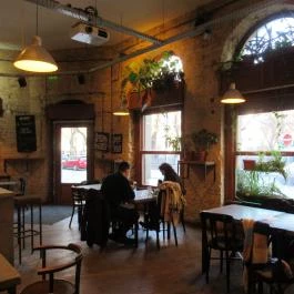 Kisüzem Budapest - Belső