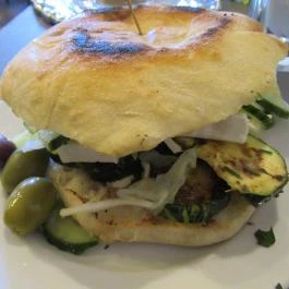 Kisüzem Budapest - Étel/ital