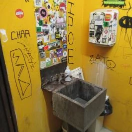 Kisüzem Budapest - Belső