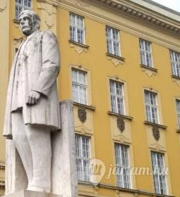 Klebelsberg Kunó-emlékmű