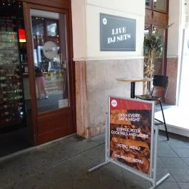 Klikk Bistrobar - Gozsdu Udvar Budapest - Külső kép