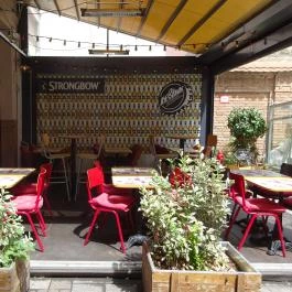 Klikk Bistrobar - Gozsdu Udvar Budapest - Külső kép