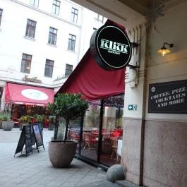 Klikk Bistrobar - Gozsdu Udvar Budapest - Külső kép