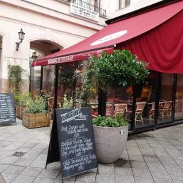 Klikk Bistrobar - Gozsdu Udvar Budapest - Külső kép