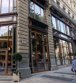 Klotild Patisserie