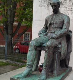 Kölcsey Ferenc szobra