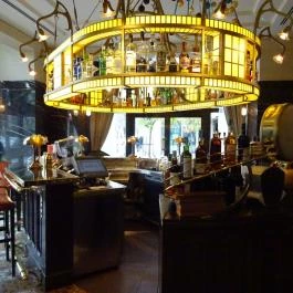 Kollázs Budapest - Belső