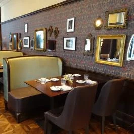 Kollázs Budapest - Belső