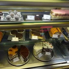 Koller Bácsi Cukrászdája Budapest - Étel/ital