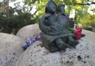 Kolodko: Aranka néni & Béla bácsi miniszobor Budapest