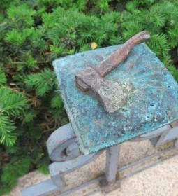 Kolodko: A balta miniszobor