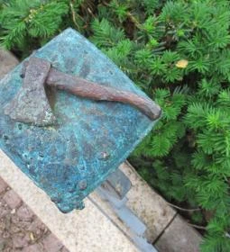 Kolodko: A balta miniszobor