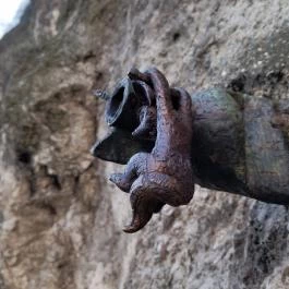 Kolodko: Bombán csüngő Vuk miniszobor Budapest - Egyéb