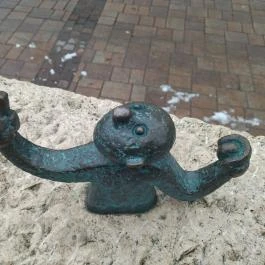 Kolodko: Csúzli miniszobor Vác - Egyéb