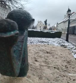 Kolodko: Csúzli miniszobor