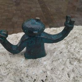 Kolodko: Csúzli miniszobor Vác - Egyéb