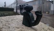 Kolodko: Csúzli miniszobor Vác - Egyéb