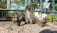 Kolodko: Dr. Bubó és a gyógyuló nyúl miniszobor, Budapest