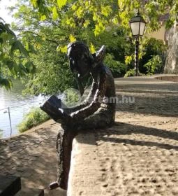 Kolodko: Drakula miniszobor