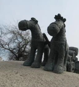 Kolodko: Dreher söröskocsi miniszobor