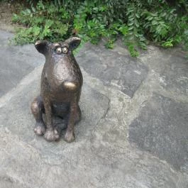 Kolodko: Egyszer volt Budán kutyavásár miniszobor Budapest - Egyéb