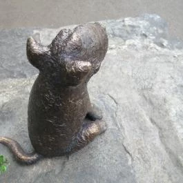 Kolodko: Egyszer volt Budán kutyavásár miniszobor Budapest - Egyéb