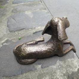 Kolodko: Egyszer volt Budán kutyavásár miniszobor Budapest - Egyéb