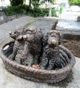 Kolodko: Egyszer volt Budán kutyavásár miniszobor