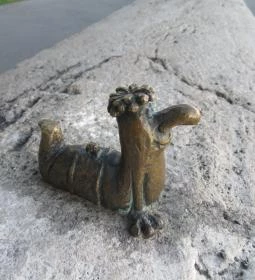 Kolodko: Főkukac miniszobor