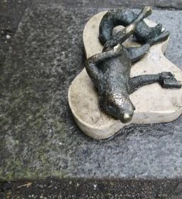 Kolodko: Halott mókus miniszobor