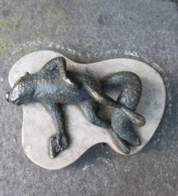 Kolodko: Halott mókus miniszobor