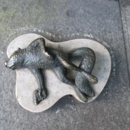 Kolodko: Halott mókus miniszobor Budapest - Egyéb