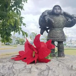 Kolodko: Hanti vadász, Budapest - Külső kép