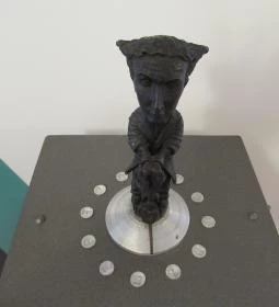 Kolodko: Harry Houdini miniszobor