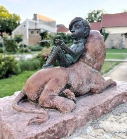 Kolodko: LeoNóra miniszobor