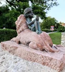 Kolodko: LeoNóra miniszobor