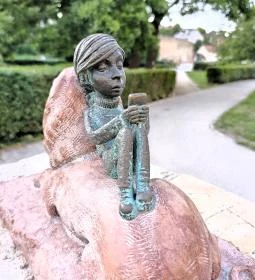 Kolodko: LeoNóra miniszobor