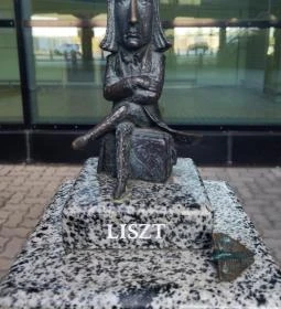 Kolodko: Liszt Ferenc miniszobor