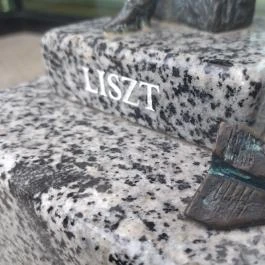 Kolodko: Liszt Ferenc miniszobor Budapest - Egyéb