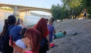 Kolodko: Meditáló nyúl miniszobor, Budapest