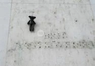 Kolodko: Mr. Bean mackója miniszobor Budapest