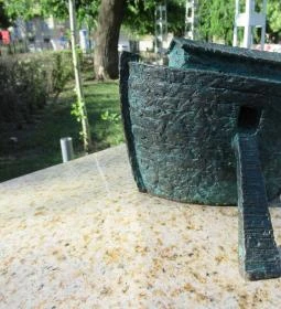 Kolodko: Noé bárkája miniszobor