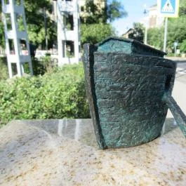 Kolodko: Noé bárkája miniszobor Budapest - Egyéb