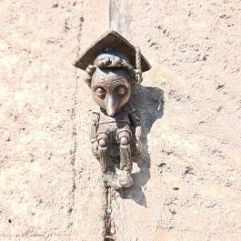Kolodko: Pinokkió miniszobor, Budapest - Külső kép