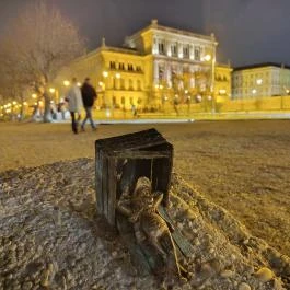 Kolodko: Piszkos Fred miniszobor Budapest - Egyéb